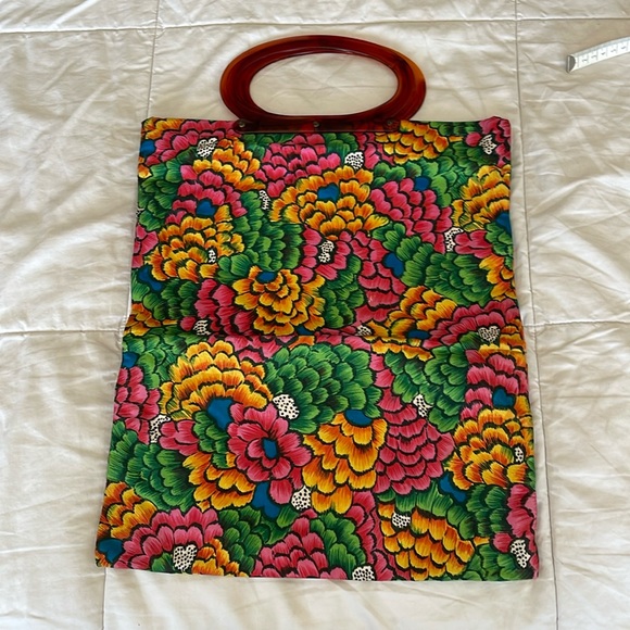 Vintage Handbags - Vintage Lady’s Pride bright floral foldable bag with lucite handles